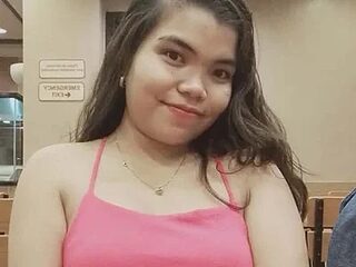 Urpinaygirl_69 live webcam thumbnail
