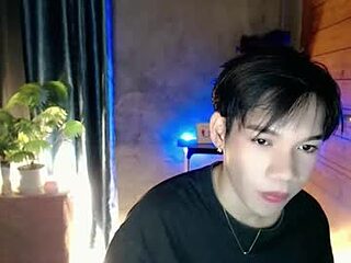 urboytoyheaven live webcam thumbnail
