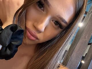 urcutiebunnyy live webcam thumbnail