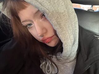 urmelodyy live webcam thumbnail