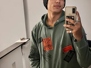 ValenorLerott live webcam thumbnail