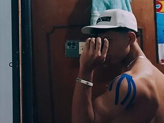 Valentino_Rey live webcam thumbnail