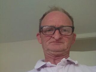 VaryingSundries live webcam thumbnail