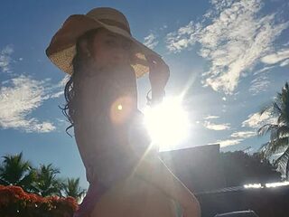valeriana_m live webcam thumbnail