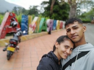 valeriaswang_Lucas live webcam thumbnail