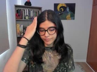 valerie__sky live webcam thumbnail