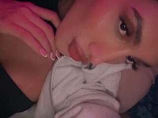 VelvetEstefa live webcam thumbnail