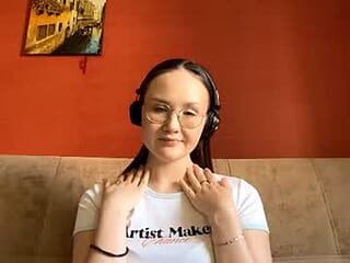 velvetwiggle live webcam thumbnail