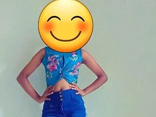venuki_ihalagamage live webcam thumbnail