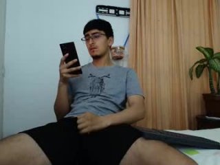 versatileguuy live webcam thumbnail