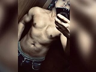 Vibrator2509 live webcam thumbnail