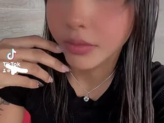 VickyRosse01 live webcam thumbnail
