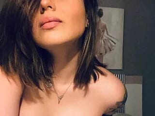 VictoriaBakerr- live webcam thumbnail