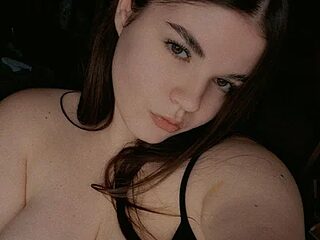 VictoriaPricee live webcam thumbnail