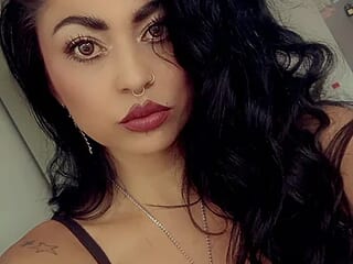 VictoriaRichi live webcam thumbnail