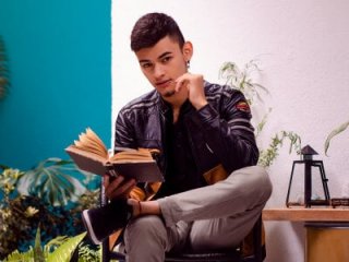 VikoHands live webcam thumbnail