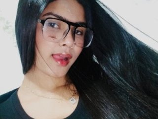 Violet_Collins1 live webcam thumbnail