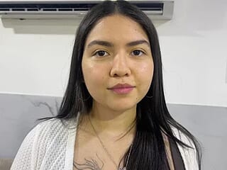 ViolettGreyy live webcam thumbnail