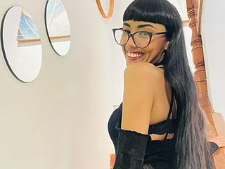 Violett_Gardenn live webcam thumbnail