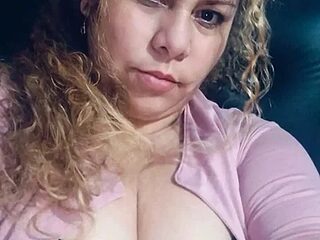 ViviJones live webcam thumbnail