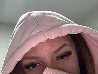 victoria_2122 live webcam thumbnail