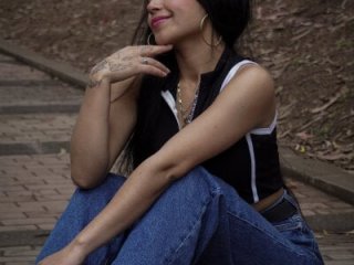 violetta_maki live webcam thumbnail