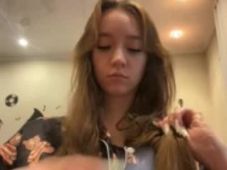 violettecaneva live webcam thumbnail