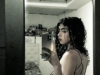 virginnpussynano live webcam thumbnail