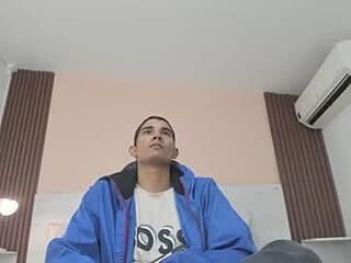 vixen_kora live webcam thumbnail