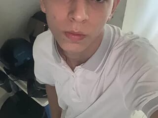 Wade_wagner live webcam thumbnail