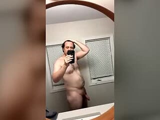 watch_me_show_it live webcam thumbnail