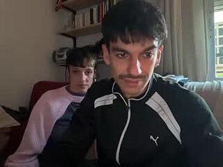 wetoohotties live webcam thumbnail