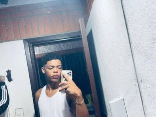 WHITHET_BOYS live webcam thumbnail
