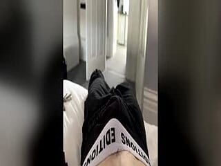 whitebigdickuk live webcam thumbnail