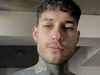 whoiszeke live webcam thumbnail