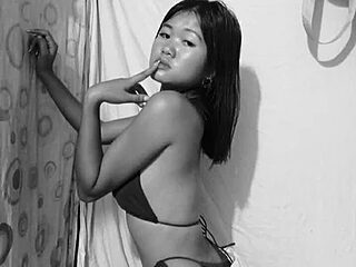 Wild_hanna69 live webcam thumbnail