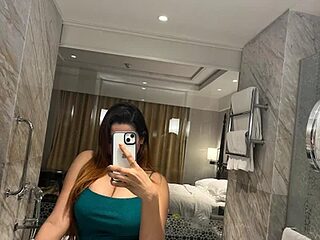 Wildbitchfuckk live webcam thumbnail