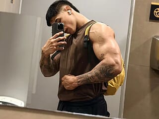 William_strongg live webcam thumbnail