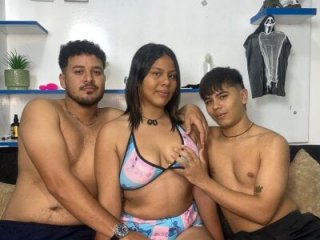 wild_horny_13 live webcam thumbnail