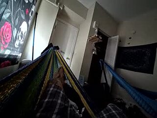 willy693214 live webcam thumbnail