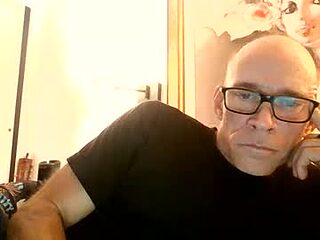 wingnutt765733498294 live webcam thumbnail