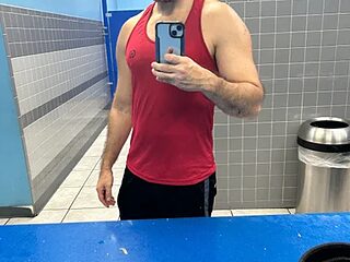 Wolfdudefun1 live webcam thumbnail