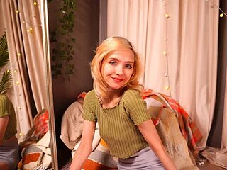 wow_angel live webcam thumbnail