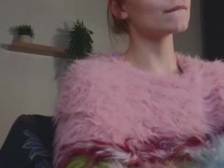 wow_luvng live webcam thumbnail