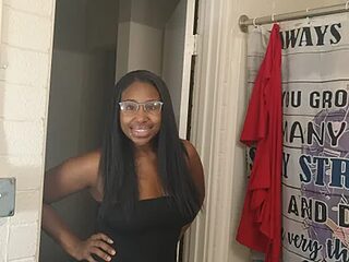 Xochillovemoney2 live webcam thumbnail