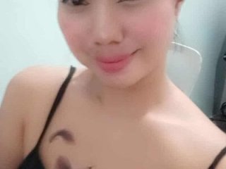 xpinaywildgirlxx live webcam thumbnail