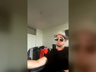 xqlusive4you live webcam thumbnail