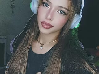 Xrussoaprilofficial live webcam thumbnail