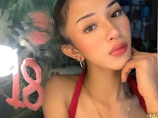 xUrGoddess_JheySluttyx live webcam thumbnail