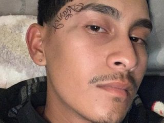 Xxxcharly live webcam thumbnail